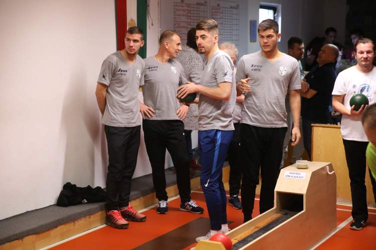 Tekével búcsúztattuk az óévet