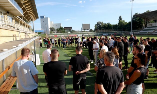Horváth Tamásért égtek a gyertyák