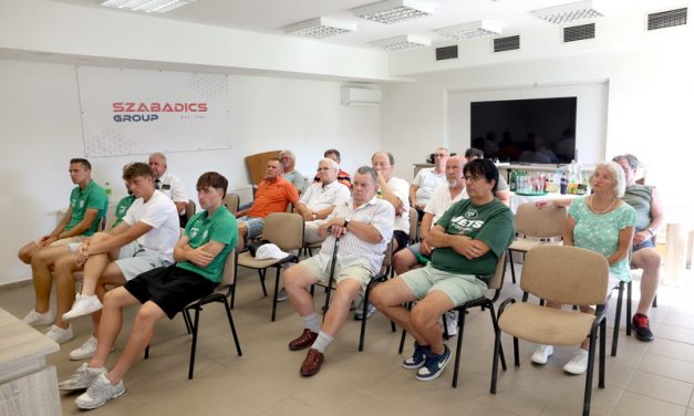 Szurkolói ankétot tartott a Baráti Kör